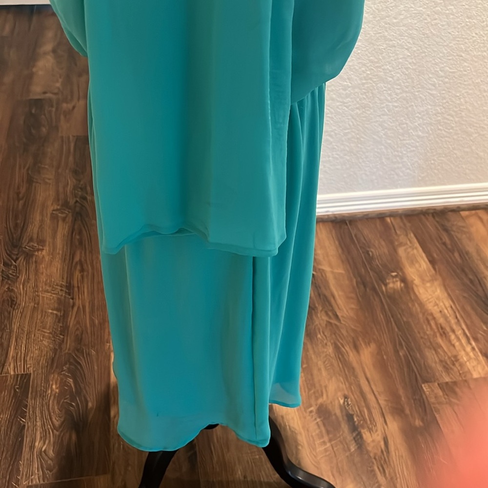 Cold Shoulder Dress - Picture 3 of 5